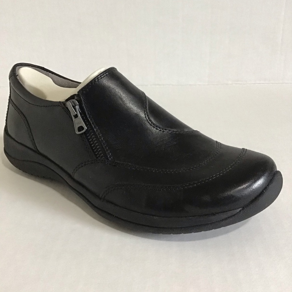 Women’s Earth Farraday in Black Size 9M